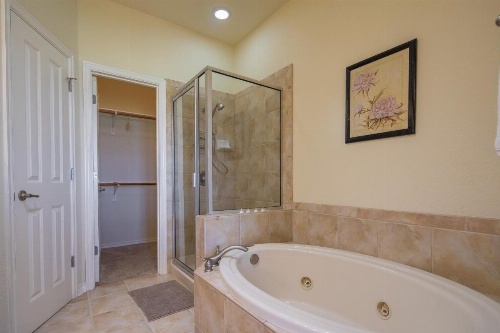 Lakeside Haven Townhouse image 31
