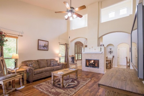 Lakeside Haven Townhouse image 8